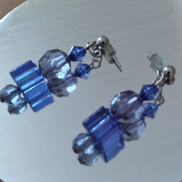 Elegant Earrings & Necklace Set, Made in Europe - Picture 2 of 5